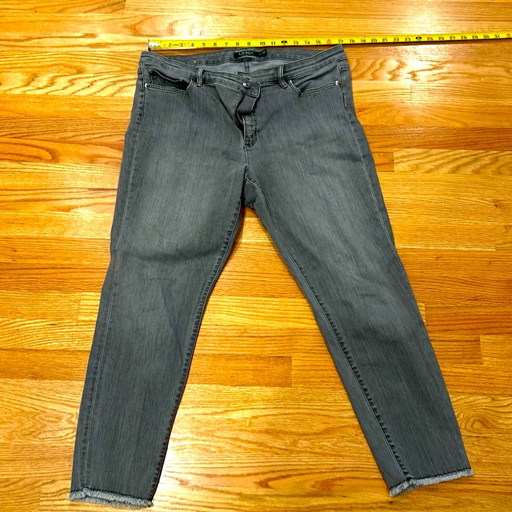 Lauren Ralph Lauren grey jeans frayed hem. Premier skinny cropped size 16
